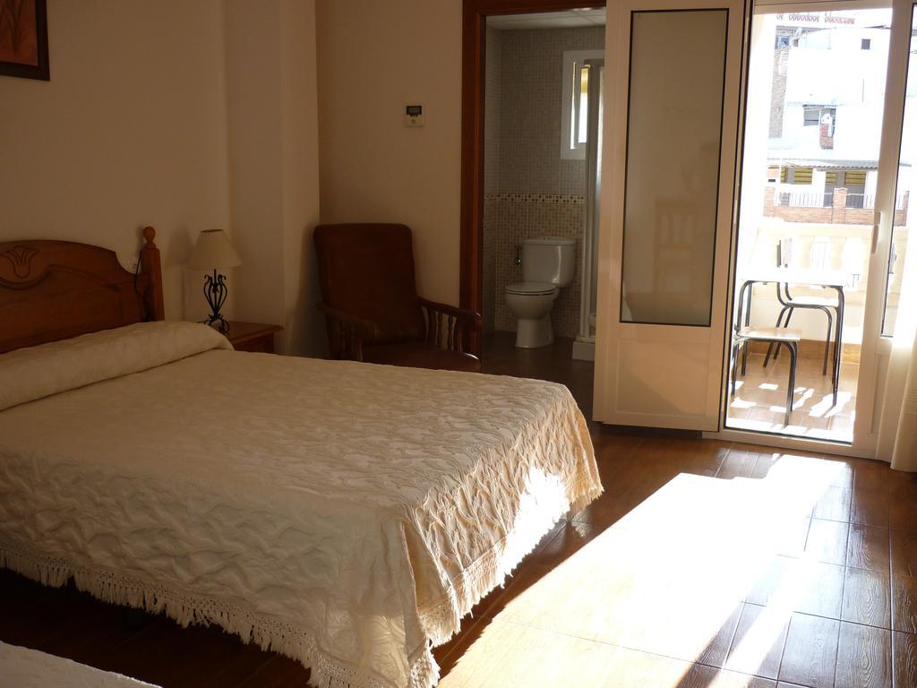 Hotel Las Flores Tolox Quarto foto