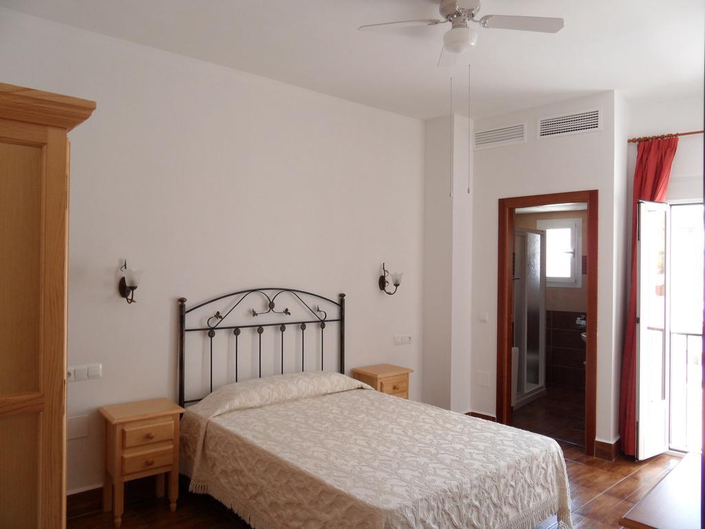 Hotel Las Flores Tolox Quarto foto
