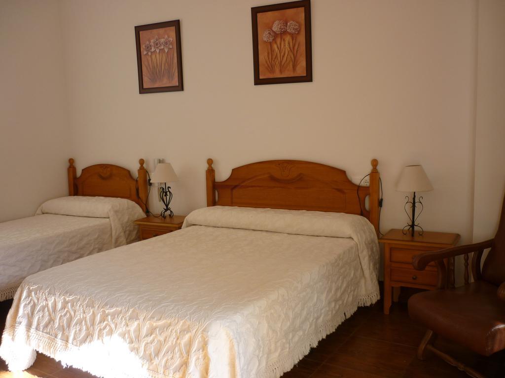 Hotel Las Flores Tolox Quarto foto